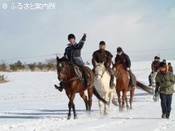 今年の初乗りに笑顔を見せる参加者