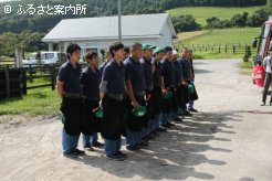 北海道研修に参加した装蹄師認定講習会受講生16名