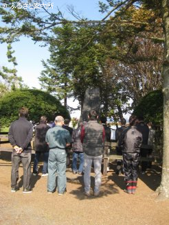 挨拶する門別軽種馬生産振興会の門別正会長