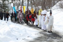 義経神社の初午祭