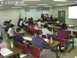 約50名が出席した平取町軽種馬生産振興会主催の講習会