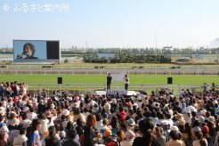 トークショーには多くのファンが詰めかけた