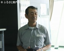 試走会を終えて挨拶する高松勝憲BTC日高事業所長