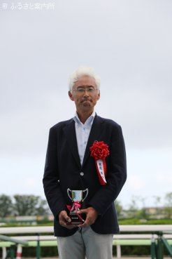 ビアンフェの表彰式にも登壇した福田マネージャー