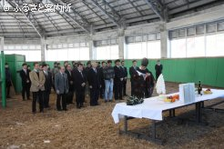 種付け所内で行われた種付け安全祈願祭