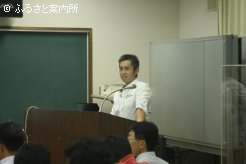 蹄葉炎についての処置法を発表する設楽巧喜装蹄師(北海道日高装蹄師会所属)