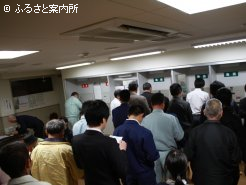 至近距離にあるAiba浦河には長蛇の列
