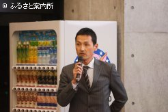 アイルランドの生産技術を紹介する冨成雅尚氏