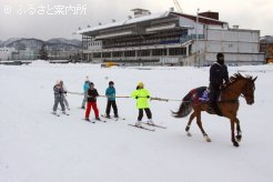 懸命にロープを握りながらスピード感を楽しんだ