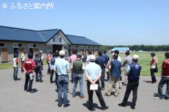 視察先では馬づくりに関する質問が飛んだ