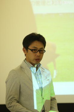 グループ研修開催にあたり挨拶する上水厚青年部部長