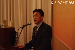 主催者を代表して挨拶する西村和夫静内軽種馬生産振興会長