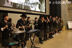 星野源さんの｢恋｣を演奏する静内高等学校吹奏楽部