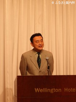 世界の競走馬市場について講演を行う合田直弘氏