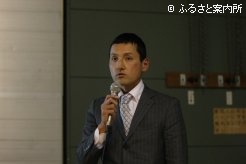 寄生虫駆除について講演した冨成雅尚JRA日高育成牧場専門役