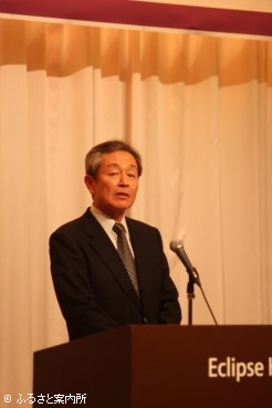主催者を代表して挨拶する藤原悟郎札幌馬主協会副会長