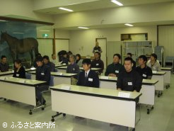 10日間の軽種馬後継者研修を終えた13名