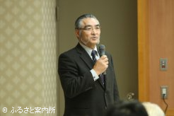 主催者を代表して挨拶する(公社)北海道獣医師会日高支部の駒澤弘義支部長