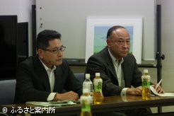 講師を務めた渡辺吉男専門役と田中弘祐調査役(写真左から)