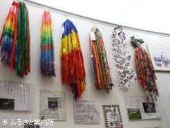 展示コーナーにはファン、関係者からの品が盛りだくさん