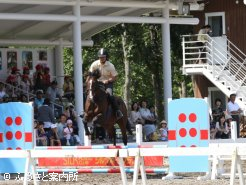 第3位のデルタブルースは表彰式後にジャンピングショーを披露