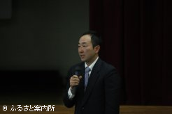 積極的な質問を呼びかける稲原稔久平取軽種馬生産振興会青年部部長