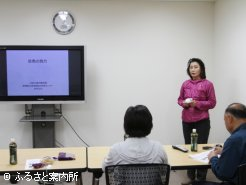 挨拶をする馬女ネット・高村洋子会長