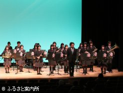 ホッカイドウ競馬ファンファーレを演奏した静内高等学校吹奏楽部