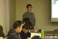 主催者を代表して挨拶する宮内慶浦河軽種馬生産振興会青年部部長