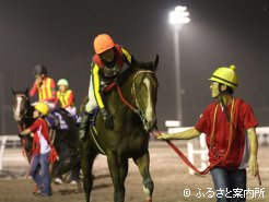 安堵の表情を見せる岩橋騎手