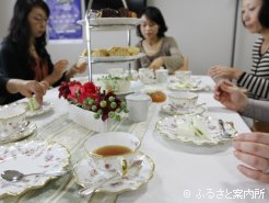 昨年好評だった門別競馬場・紅茶教室は、今秋、毎週火曜日に開かれる