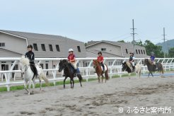 ポニー少年団も見事な部班演技を披露した