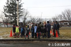 新ひだか町の小学校で開かれた｢うまふれタイム｣
