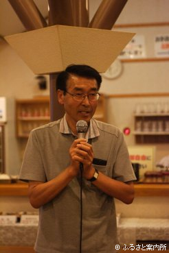 お祝いに駆けつけた池田拓浦河町長