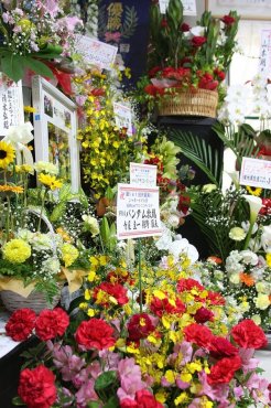 部屋は花で埋め尽くされた