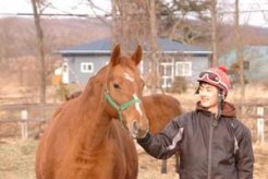 長男の門別貴紘さんと母ミラクルムテキ