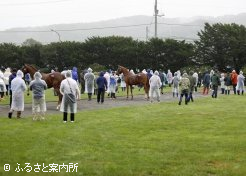 途中、雨に降られるシーンもあった