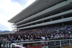 多くのファンで賑わった札幌競馬場