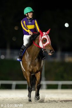 門別競馬場での重賞初勝利を噛みしめる山本騎手