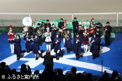 東京ファンファーレ隊と北海道富川高等学校吹奏楽部のコラボ演奏