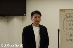 主催者を代表してあいさつする門別尚省会長