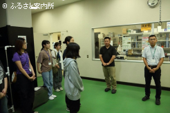 静内種馬場にある軽種馬生産技術総合研修センターを見学