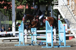 エイカイロイヤルと中垣彩也加選手