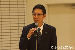 主催者を代表してあいさつする公益財団法人競走馬育成協会北海道支部の岡田紘和副支部長