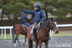 経路を入念に確認する選手