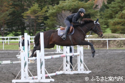 研修生と一緒に高校生も活躍