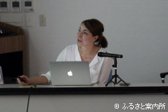 ドイツから招かれた講師のザーラ･ジーラフ氏