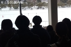 騎乗訓練の様子を見学