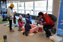 家族で楽しめるスーパーボールすくい