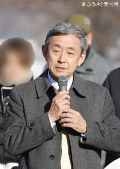 あいさつする上野儀治副会長